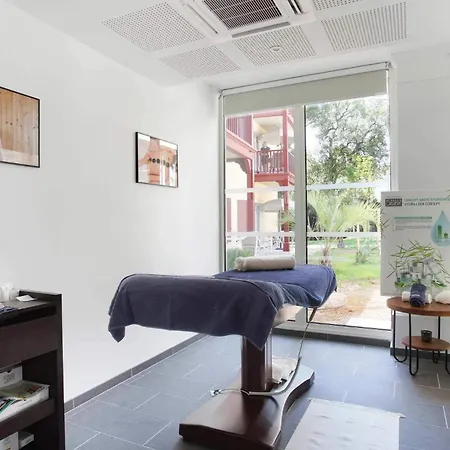 Les Canissons 2p 아파트 카발레르쉬르메르